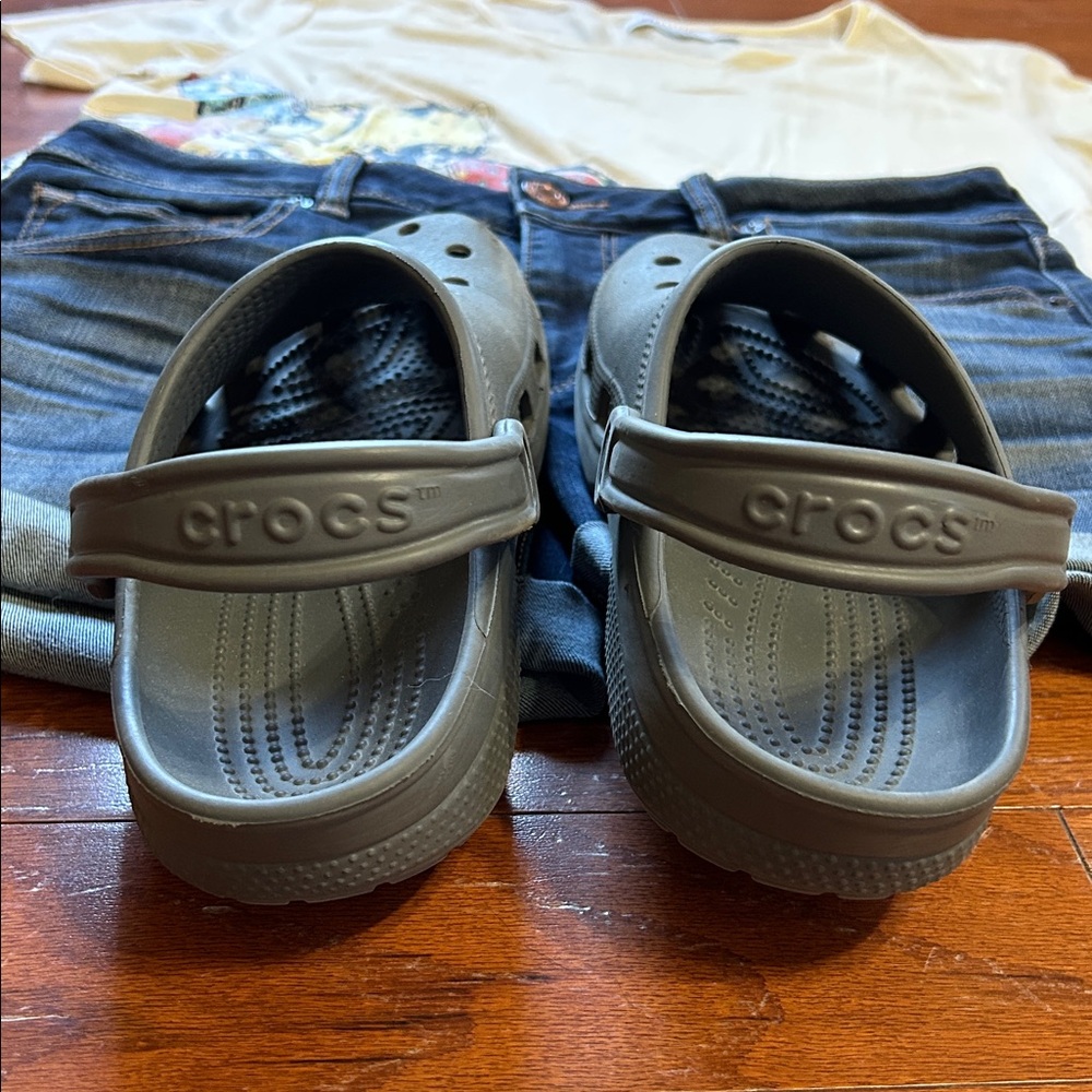 Grey Crocs - Picture 4 of 8